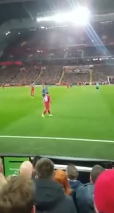 &quot;Shaqiri të q*fsha nënën&quot;/ Tifozi serb e ofendon në shqip, ylli i Liverpool i... (video)