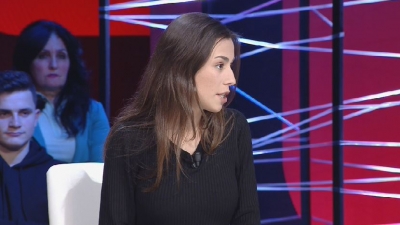 Studentja Agaj: Si u ndjeva kur më nxori jashtë Rama
