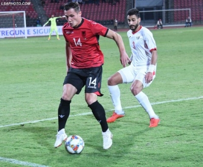 Lajm i bujshëm/ Taulant Xhaka drejt Premier Ligës