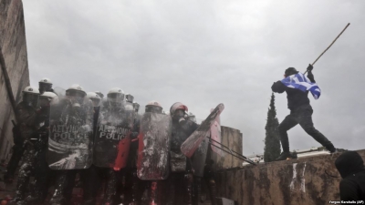 Tensione në Athinë, protestë kundër marrëveshjes me Maqedoninë