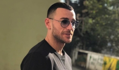 VIDEO / Me brohoritje nga fansat, ja momenti kur lirohet Stresi nga burgu