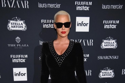 Foto/ Amber Rose promovon topless lëvizjen  e saj &quot;SlutWalk&quot;