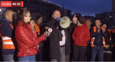 LIVE/ Rama tentoi t&#039;i joshte me 2 vite qira, banorët e &quot;Unazës&quot; i thonë të largohet vetë, ndryshe...