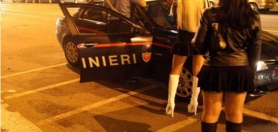 Seks me dhunë dhe shfrytëzim prostitucioni, arrestohet 47-vjeçari me disa emra