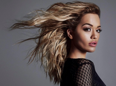 Rita Ora me rol në filmin e famshëm, ndryshon totalisht pamje (FOTO)