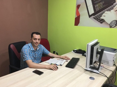 Granit Gjana, sipërmarrës i sukseshëm në fushën e IT, mesazh për të rinjtë