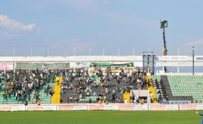 Iu ndalua hyrja në stadium për 12 muaj, ja çfarë bën tifozi i çmendur