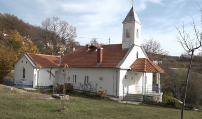 Shkolla e parë shqipe në Kosovë e harruar nga institucionet