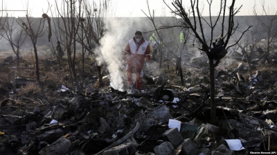 Rrëzimi i avionit me 176 pasagjerë, zbardhen të tjera detaje. Piloti ndryshoi drejtim sepse…