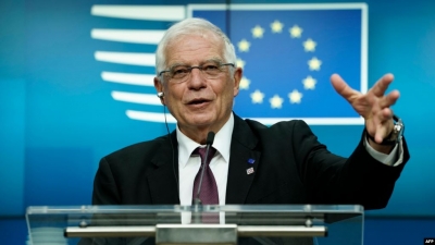 Josep Borrell bisedon në telefon me Thaçin e Vuçiçin