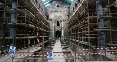 Notre Dame, emocion, solidaritet dhe polemika