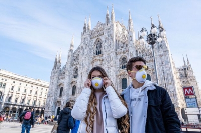 Itali/Hapen lokalet e natës, dyndje njerëzish në parqe e rrugë, specialisti i sëmundjeve infektive:Rrezikoni të mbyllni përsëri gjithcka.