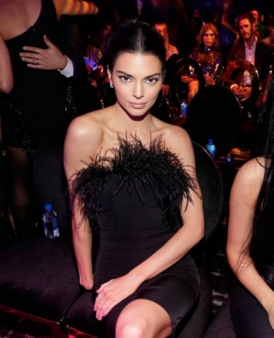 Foto/ Kendall Jenner shpallet ‘Ikona e vitit’