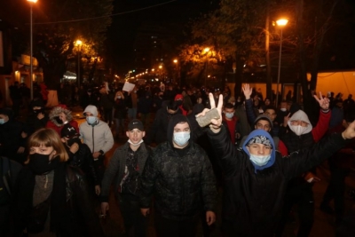 Protesta për vrasjen e të riut, me shumë se 100 të shoqëruar