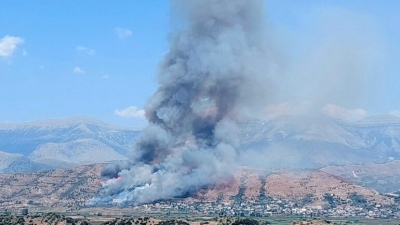 Zjarr masiv në Finiq, rrezikohen banesat! Flakët po favorizohet nga era