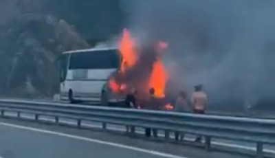 Merr flakë autobusi në Rrugën e Kombit, Berisha: Zero vëmendje nga zjarrëfiksja