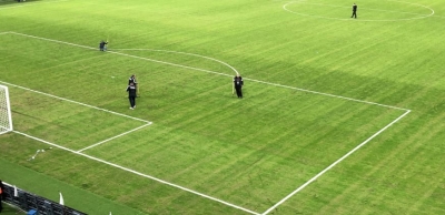 Fusha e stadiumit të ri, në gjendje skandaloze prej konfliktit FSHF-qeveri