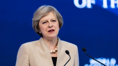 Shtyrje e afatit të Brexit, Theresa May takon Macron